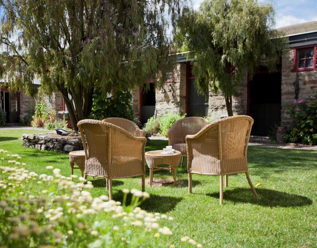 Olivers Lodge Courtyard