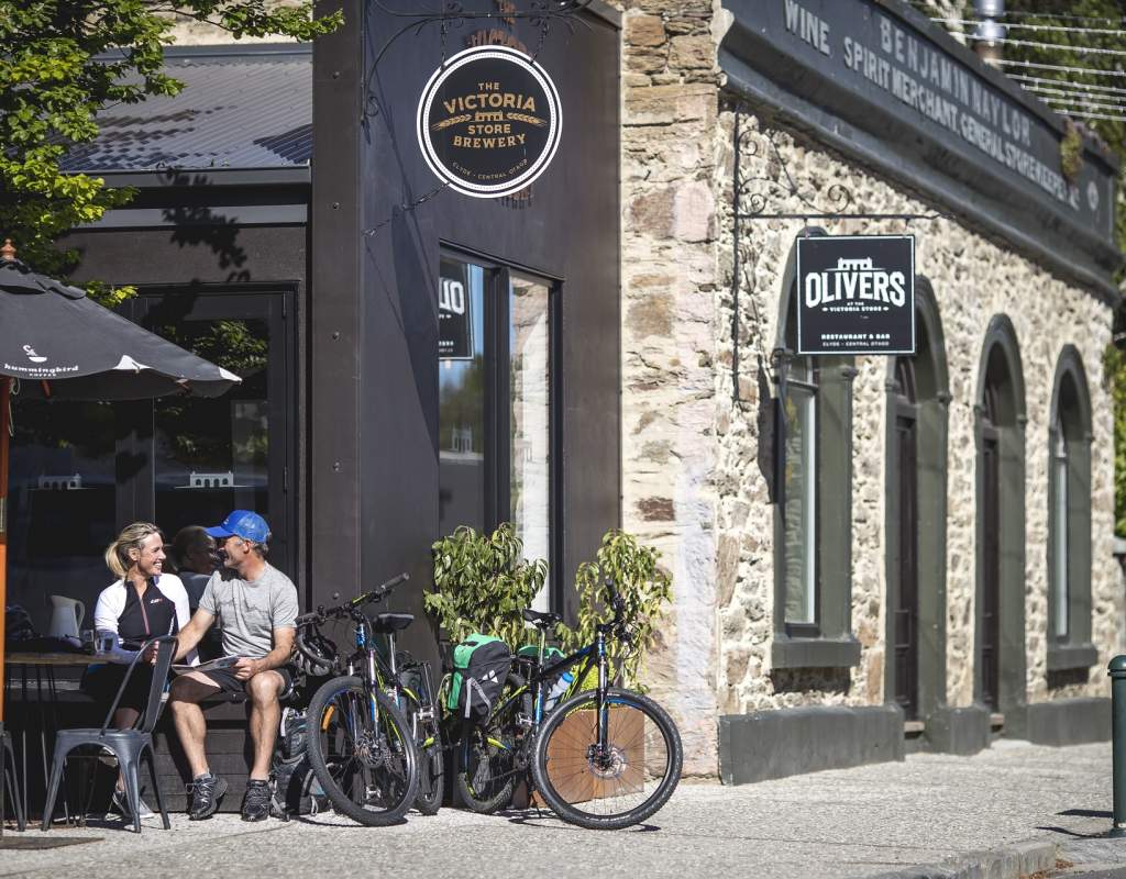 Olivers Victoria Store Clyde